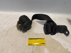 Used Rear seatbelt tensioner, right Mercedes E Combi (S124) 3.0 300 TE 24V Price € 60,00 Margin scheme offered by Tijdeman Mercedes Onderdelen