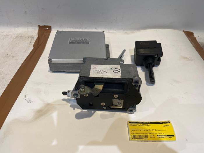 Used Ignition lock + computer Mercedes S (W220) 3.2 S-320 18V Price € 350,00 Margin scheme offered by Tijdeman Mercedes Onderdelen