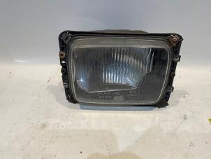 Used Headlight, right Mercedes L serie 5/6/7t (309/310/313/667/668/669) Price € 87,73 Inclusive VAT offered by Tijdeman Mercedes Onderdelen