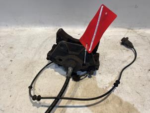 Used Rear brake calliper, right Mercedes S (W220) 5.0 S-500 V8 24V Price on request offered by Tijdeman Mercedes Onderdelen