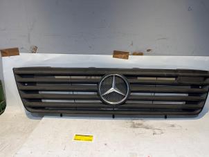 Used Grille Mercedes Vario 814D 12V Price € 78,65 Inclusive VAT offered by Tijdeman Mercedes Onderdelen