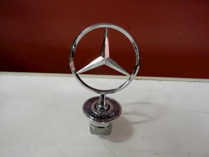 Gwiazda z Mercedes-Benz E (W211) 2.6 E-240 V6 18V 2003