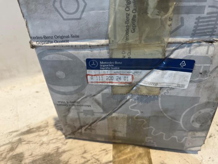 Nya Vattenpump Mercedes S (W126) 380 SE,SEL Pris € 54,45 Inklusive moms erbjuds av Tijdeman Mercedes Onderdelen