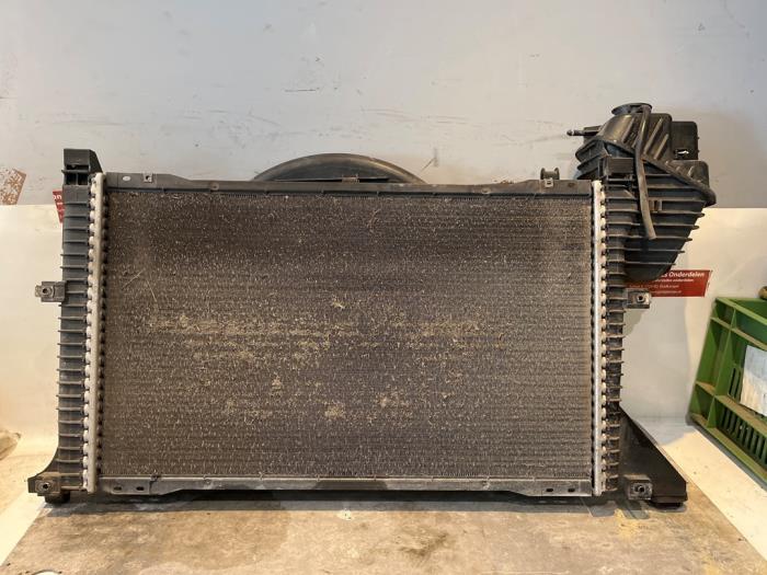 Usagé Radiateur Mercedes Sprinter 3t (903) 311 CDI 16V Prix sur demande proposé par Tijdeman Mercedes Onderdelen