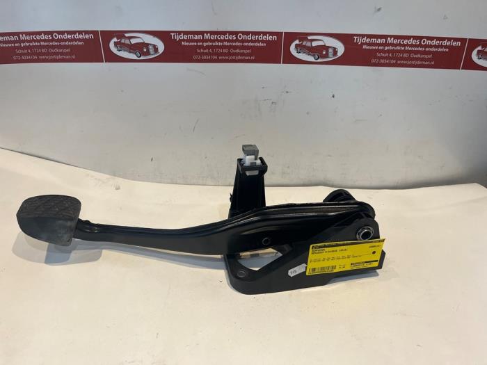 Używane Pedal hamulca Mercedes A (W176) 1.6 A-180 16V Cena € 35,00 Procedura marży oferowane przez Tijdeman Mercedes Onderdelen