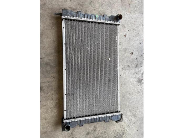 Usagé Radiateur Mercedes L serie 5/6/7t (309/310/313/667/668/669) 507 D Prix € 72,60 Prix TTC proposé par Tijdeman Mercedes Onderdelen
