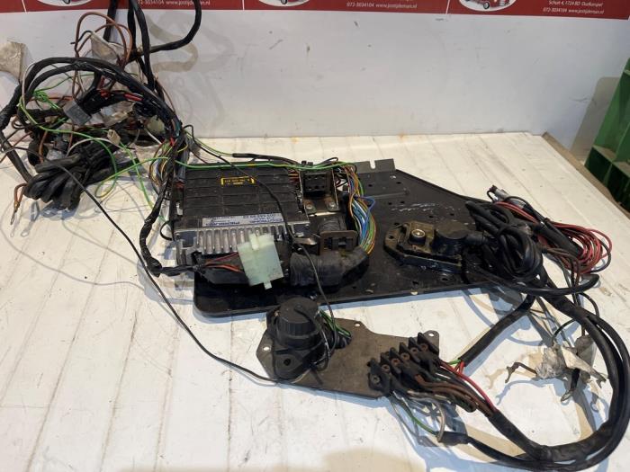 Used Engine management computer Mercedes L-Serie 2t (601) 210 Price on request offered by Tijdeman Mercedes Onderdelen