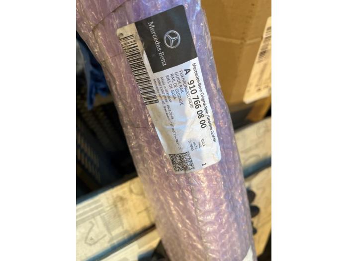 Sliding door rail, right Mercedes Sprinter 3,5t 311 CDI 2.1 D FWD