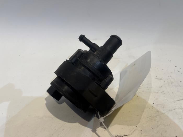 Begagnade Extra vattenpump Mercedes E (C207) E-350 CGI V6 24V Pris € 36,99 Marginaltabell erbjuds av Tijdeman Mercedes Onderdelen