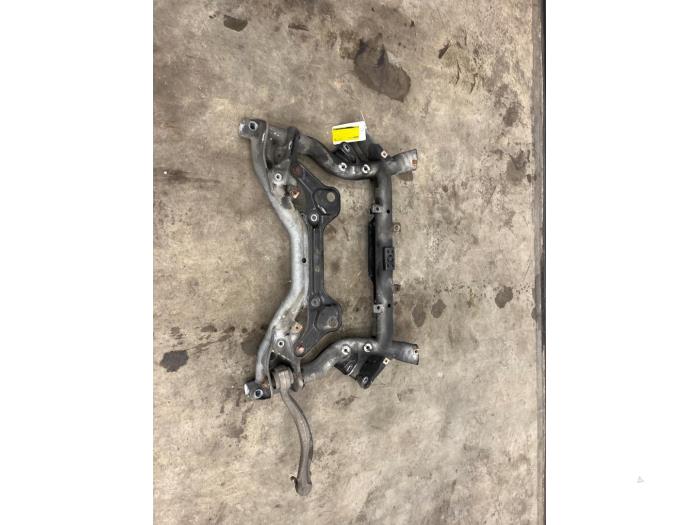 Usados Subchasis Mercedes C Estate (S204) 1.8 C-180 CGI 16V Precio € 100,00 Norma de margen ofrecido por Tijdeman Mercedes Onderdelen