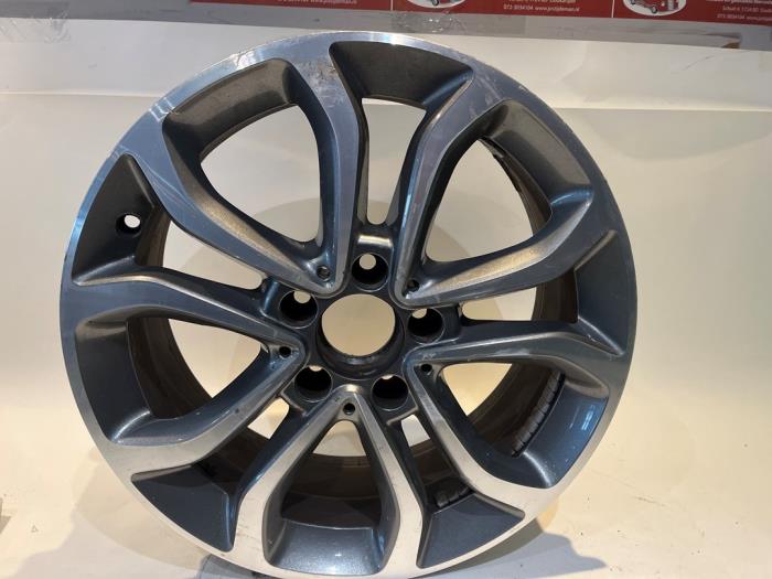 Używane Obrecz Mercedes C (W205) 2.2 C-220 CDI 16V BlueTEC Cena € 70,00 Procedura marży oferowane przez Tijdeman Mercedes Onderdelen