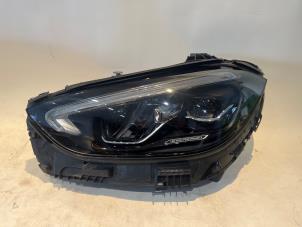 Begagnade Strålkastare, vänster Mercedes C (W206) C-200 1.5 EQ Boost 4-Matic Pris € 900,00 Marginaltabell erbjuds av Tijdeman Mercedes Onderdelen