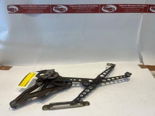 Usados Mecanismo de ventanilla de 4 puertas izquierda delante Mercedes 200-280 (W123) 200 Precio € 125,00 Norma de margen ofrecido por Tijdeman Mercedes Onderdelen