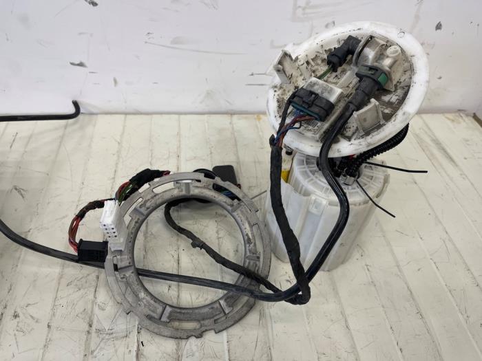 Begagnade Bensinpump Mercedes A (W176) 1.6 A-180 16V Pris € 90,00 Marginaltabell erbjuds av Tijdeman Mercedes Onderdelen