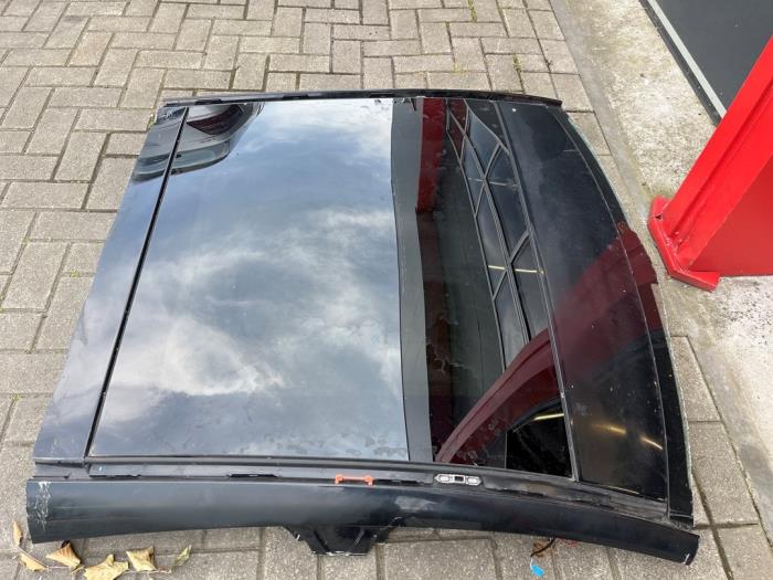 Używane Dach panoramiczny Mercedes A (W176) 1.6 A-180 16V Cena na żądanie oferowane przez Tijdeman Mercedes Onderdelen