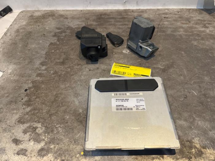 Used Ignition lock + computer Mercedes CLK (R208) 2.0 200K Evo 16V Price € 350,00 Margin scheme offered by Tijdeman Mercedes Onderdelen
