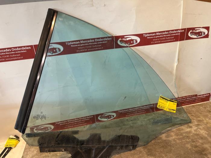 Usados Ventanilla 2 puertas izquierda detrás Mercedes CLK (R208) 2.0 200K Evo 16V Precio € 150,00 Norma de margen ofrecido por Tijdeman Mercedes Onderdelen