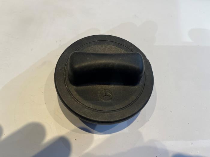 Begagnade Tanklock Mercedes CLK (R208) 2.0 200K Evo 16V Pris € 15,00 Marginaltabell erbjuds av Tijdeman Mercedes Onderdelen