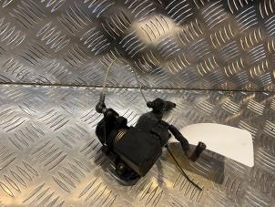 Gaspedalposition Sensor van een Mercedes-Benz C Combi (S202) 2.2 C-200 CDI 16V 1998
