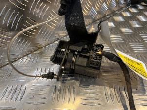 Gaspedalposition Sensor van een Mercedes-Benz C Combi (S202) 2.2 C-200 CDI 16V 1998