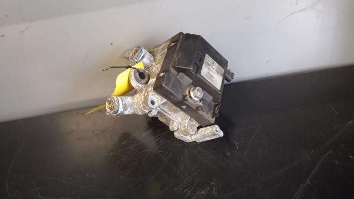 Begagnade Vattenpump Mercedes E Combi (S210) 3.2 E-320 CDI 24V Pris € 50,00 Marginaltabell erbjuds av Tijdeman Mercedes Onderdelen
