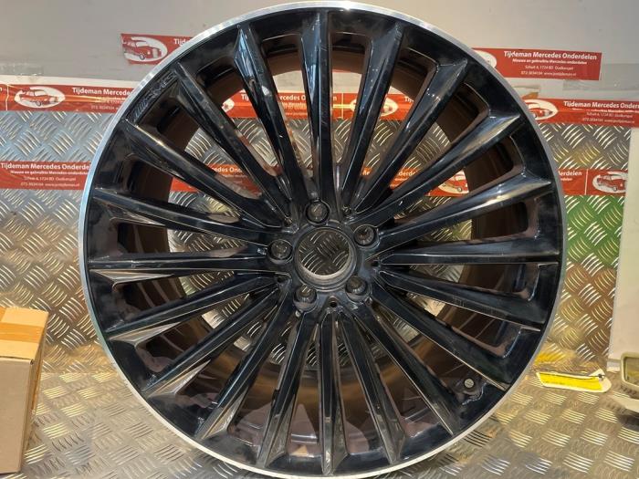 Używane Obrecz Mercedes EQE AMG (V295) 43 AMG 4-Matic Cena € 120,00 Procedura marży oferowane przez Tijdeman Mercedes Onderdelen