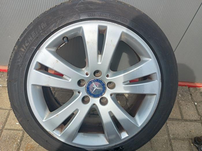 Używane Obrecz Mercedes C Estate (S204) 2.2 C-200 CDI 16V . Cena € 45,00 Procedura marży oferowane przez Tijdeman Mercedes Onderdelen
