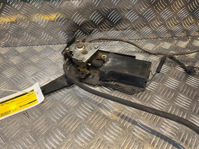 Gebrauchte Schiebedach Motor Mercedes /8 Coupé (C114) 280 CE Preis € 90,00 Margenregelung angeboten von Tijdeman Mercedes Onderdelen