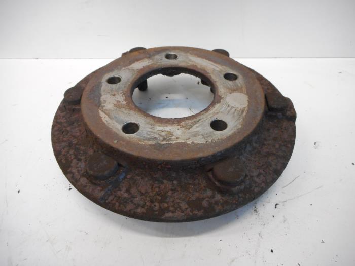 Front wheel hub from a Mercedes-Benz Sprinter 4t (904) 413 CDI 16V 2004