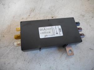 Begagnade Radioförstärkare Mercedes A (W169) 2.0 A-180 CDI 16V Pris € 30,25 Inklusive moms erbjuds av Tijdeman Mercedes Onderdelen