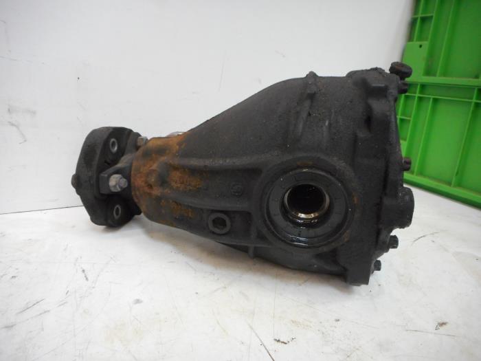 Rear differential from a Mercedes-Benz C (W203) 2.2 C-200 CDI 16V 2001