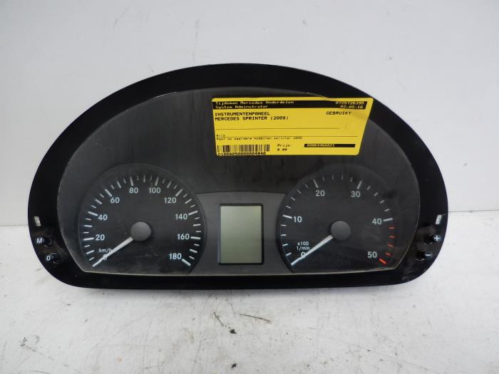 Begagnade Instrumentpanel Mercedes Sprinter 3,5t (906.73) 215 CDI 16V Pris € 90,74 Inklusive moms erbjuds av Tijdeman Mercedes Onderdelen