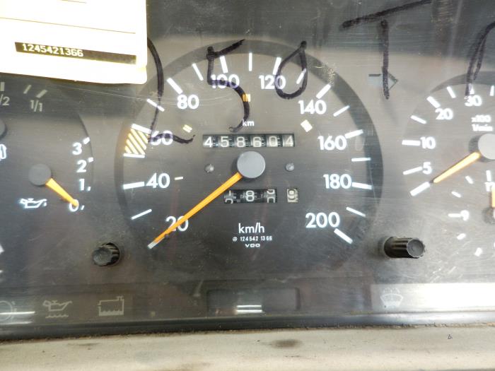 Odometer KM from a Mercedes-Benz E Combi diesel (S124) 2.5 E-250D 20V 1994