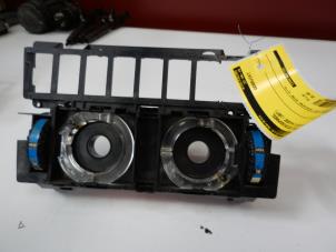 Usados Panel de control de calefacción Mercedes E (W124) Precio € 30,00 Norma de margen ofrecido por Tijdeman Mercedes Onderdelen