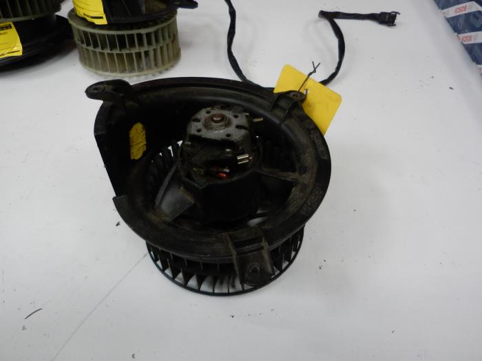 Heating and ventilation fan motor from a Mercedes-Benz 190 D (W201)  1991