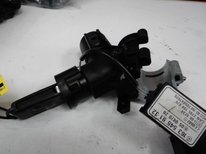 Engine management computer from a Mercedes-Benz ML I (163) 270 2.7 CDI 20V 2003