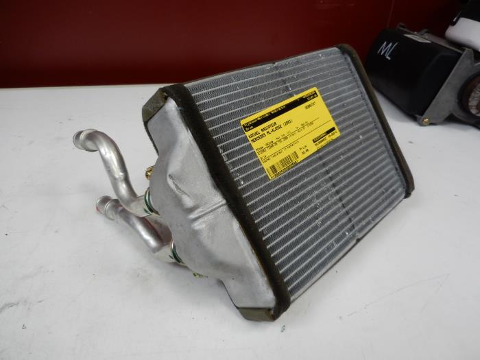 Heating radiator from a Mercedes-Benz ML I (163) 270 2.7 CDI 20V 2003