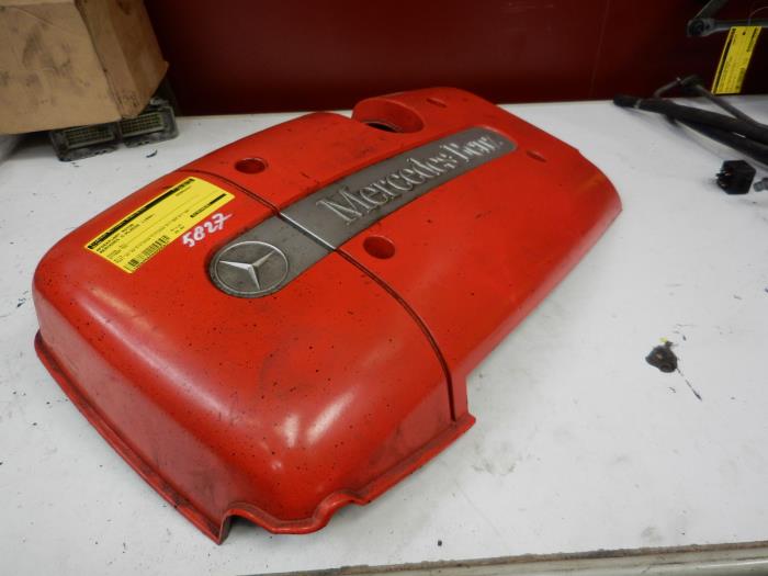 Used Engine cover Mercedes C (W202) 2.2 C-200 CDI 16V Price € 25,00 Margin scheme offered by Tijdeman Mercedes Onderdelen
