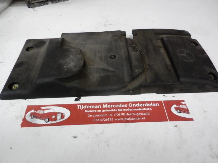 Gebrauchte Abdeckblech Motor Mercedes E Combi diesel (S124) Preis € 15,00 Margenregelung angeboten von Tijdeman Mercedes Onderdelen