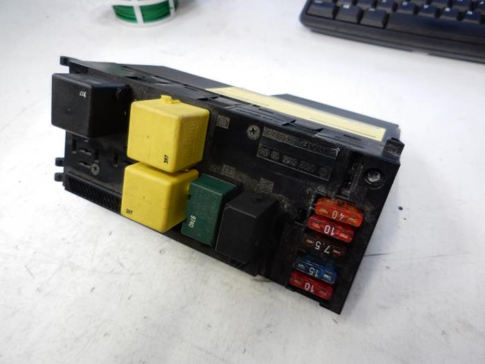 Fuse box from a Mercedes-Benz CLK (W208) 2.0 200 16V 1999