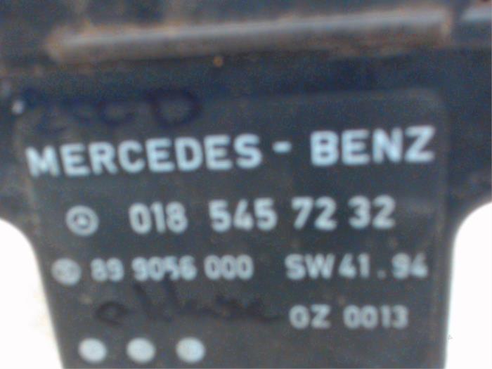 Vorglührelais van een Mercedes-Benz C (W202) 2.2 C-220 D 16V 1996
