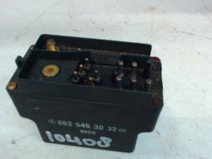 Used Glow plug relay Ssang Yong Musso 2.9D Price € 25,00 Margin scheme offered by Tijdeman Mercedes Onderdelen