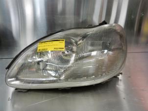 Used Headlight, left Mercedes S (W220) 3.2 S-320 18V Price on request offered by Tijdeman Mercedes Onderdelen
