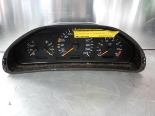 Usagé Instrument de bord Mercedes CLK (W208) 2.0 200 16V Prix sur demande proposé par Tijdeman Mercedes Onderdelen