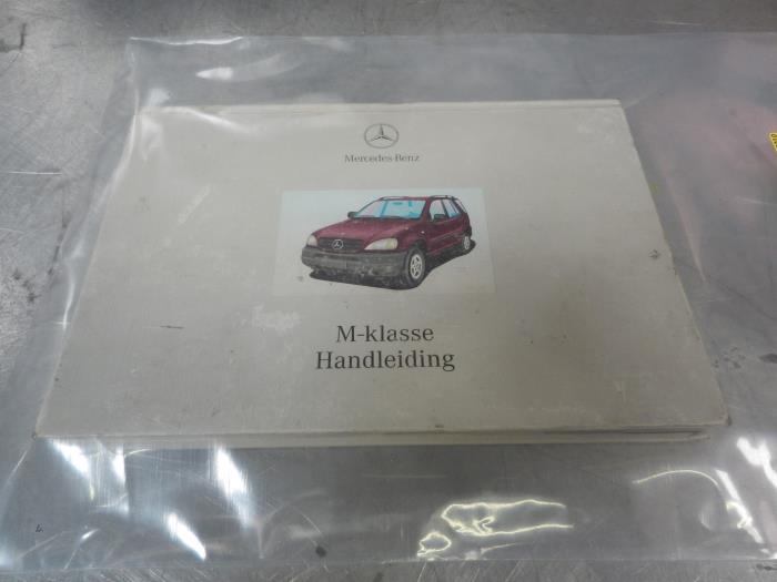 Instrucciones(varios) de un Mercedes-Benz ML I (163) 270 2.7 CDI 20V Kat. 1999