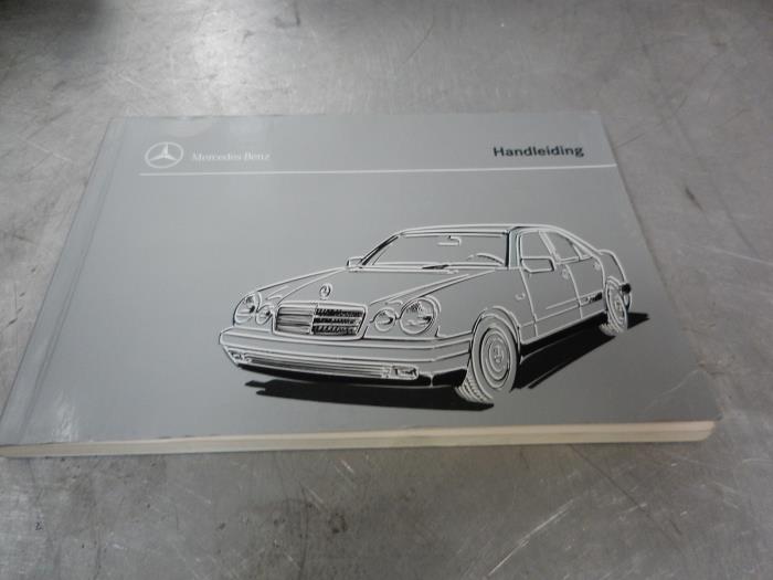 Używane Instrukcja Mercedes E (W210) Cena € 30,00 Procedura marży oferowane przez Tijdeman Mercedes Onderdelen