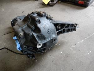 Differential vorne van een Mercedes-Benz ML I (163) 400 4.0 CDI V8 32V 2003