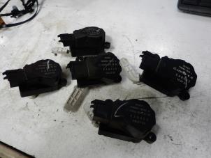 Used Heater valve motor Mercedes ML I (163) 400 4.0 CDI V8 32V Price € 25,00 Margin scheme offered by Tijdeman Mercedes Onderdelen