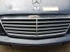 Grille from a Mercedes CLK (R208), 1997 / 2002 3.2 320 V6 18V, Convertible, Petrol, 3.199cc, 160kW (218pk), RWD, M112940, 1998-03 / 2002-03, 208.465 2002