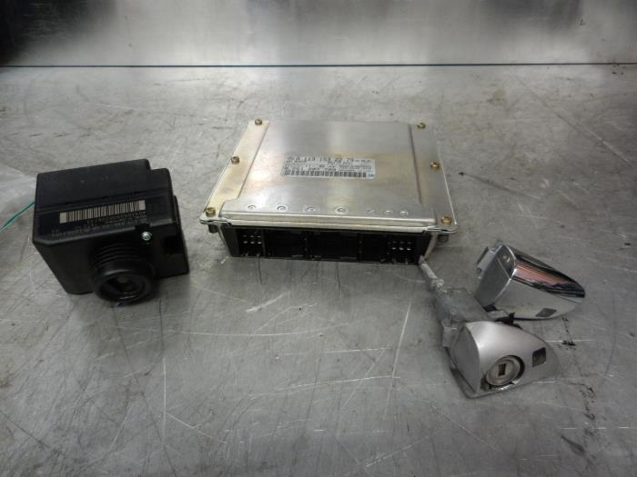 Used Ignition lock + computer Mercedes S (W220) 5.0 S-500 V8 24V Price on request offered by Tijdeman Mercedes Onderdelen